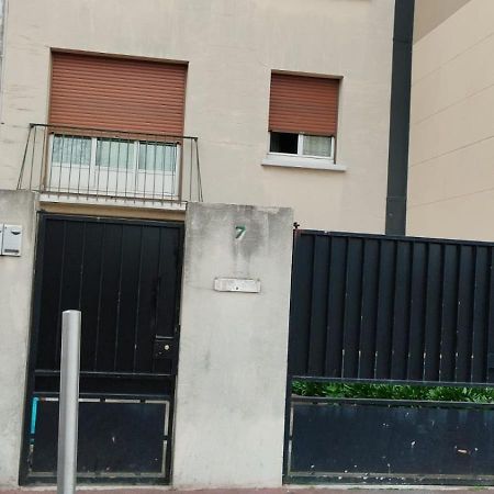 A Pousada Tony House Bondy Exterior foto